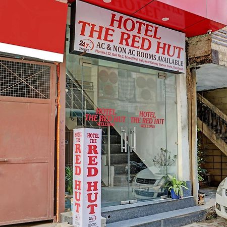Oyo Hotel The Red Hut Chandīgarh Dış mekan fotoğraf